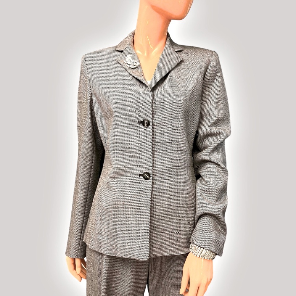 OSCAR DE LA RENTA Vintage Wool Blazer with Leather Elbow Patches